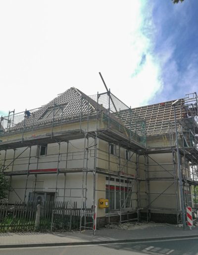 Zinshaus Holzhausen: Händelstraße 1, Leipzig - Mai 2021: Baustellenbesuch mit Dachaufstieg